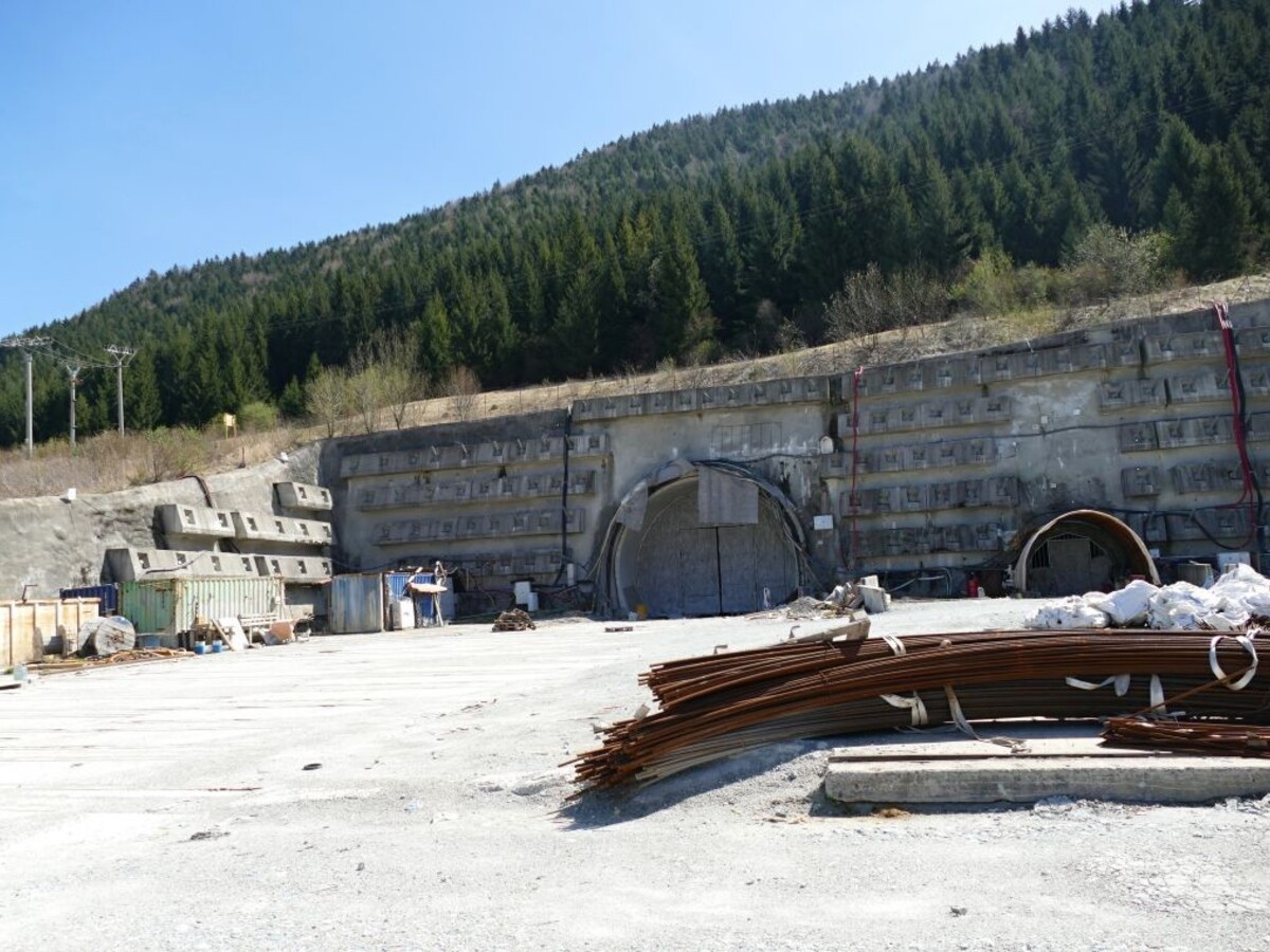 Diaľničiari porušili zákon, zistil ÚVO. Ide o tunel Višňové