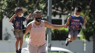 Nakazených v USA pribúda, pokorili rekord v počte prípadov