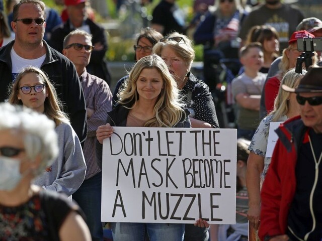 Florida je novým ohniskom, ľudia protestujú proti noseniu rúšok