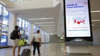 Európa sprísňuje opatrenia, nakazení sa vracajú aj z dovoleniek