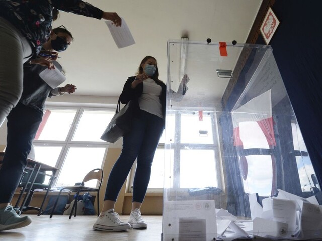 Spolupracovník TA3 M. Dorazín o tesnom výsledku v poľských voľbách