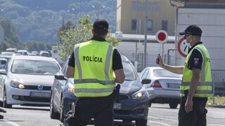 Na Slovensko prišli desaťtisíce áut, vyplýva z hraničnej kontroly