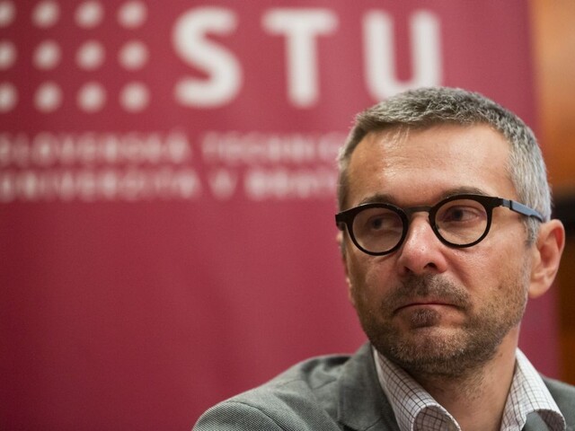 Kotuliak ostáva vo funkcii. Katastrofa pre STU, reagujú študenti