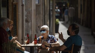 V Španielsku pribúdajú turisti i nakazení. Aká situácia je v krajine?
