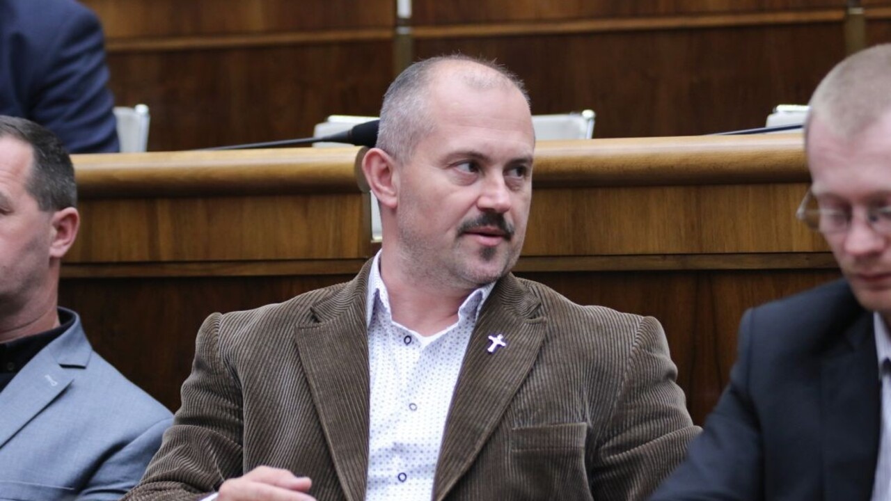 Parlament odmietol návrhy Kotlebovcov o interrupciách