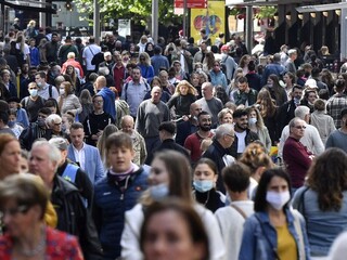 koronavírus ilu dav ľudia ulica 1140px (SITA/AP)