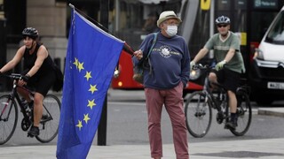 Lídri EÚ budú rokovať o jednom z najväčších balíkov na záchranu ekonomiky