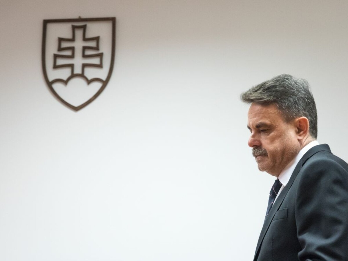 Čižnárovi sa končí funkčné obdobie. Čaputovej oznámi, čo ďalej