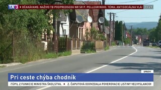 Pri hlavnej ceste chýba chodník, obyvatelia oň žiadajú už roky