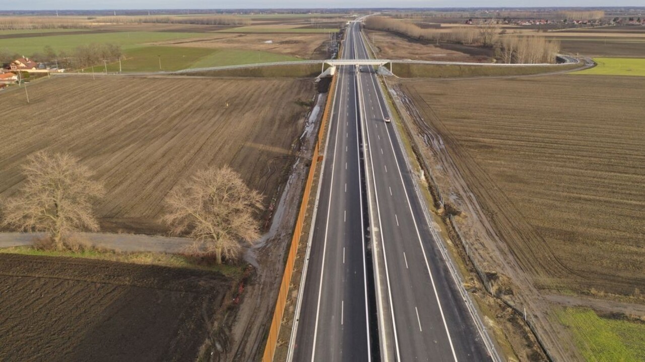 Zverejnili, kedy otvoria pre motoristov nové úseky R7 a D4