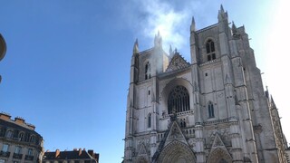 V katedrále vypukol veľký požiar, hasiči popísali rozsah skazy