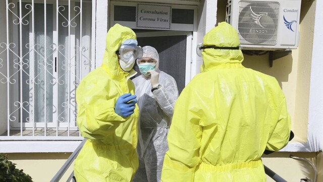 Obeť vírusu medzi politikmi. Exminister sa nakazil vo väzení