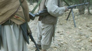 Taliban jej pred domom zabil rodičov, mladá žena ich pomstila