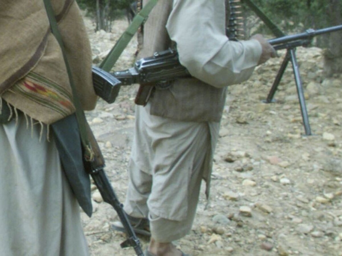 Taliban jej pred domom zabil rodičov, mladá žena ich pomstila