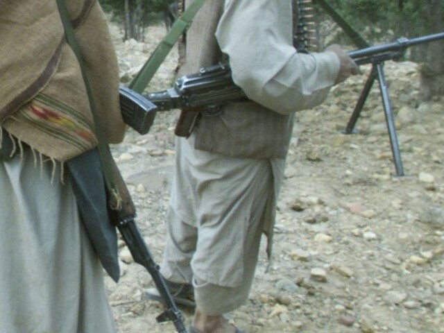 Taliban jej pred domom zabil rodičov, mladá žena ich pomstila