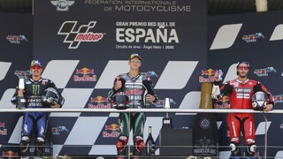 Quartararo sa tešil z víťazstva, Marqueza odniesli po páde do nemocnice