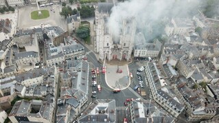 Francúzsko pomôže s opravou katedrály, oznámil minister financií