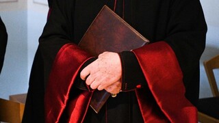 Slovenský arcibiskup má koronavírus, s vikárom boli v Nemecku