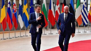 Lídri rokovali už štvrtý deň, Michel predložil kompromisný návrh