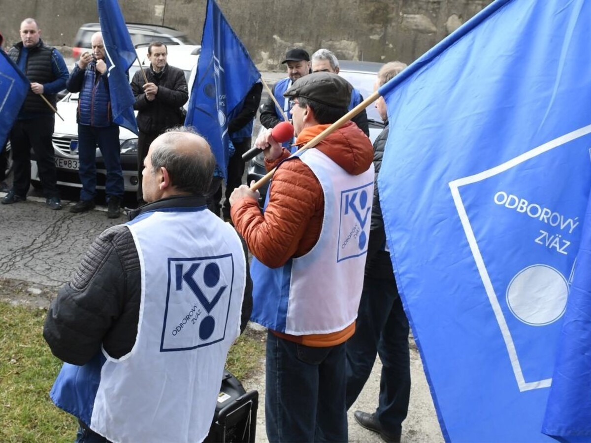 Vyhlasujeme štrajkovú pohotovosť v strojárstve, hlásia odborári