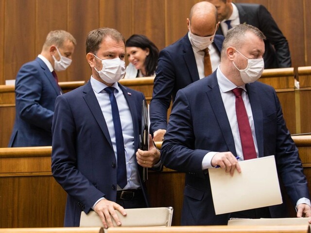 Koalícia vysvetľovala, prečo chýbali poslanci. Išlo o symbolické gesto