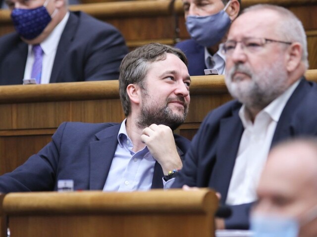 Neschopnosťou nás obral o milióny? Blaha kritizoval Matoviča