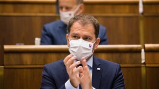 Premiér sa postavil pred NR SR, pripomenul kauzy starej vlády