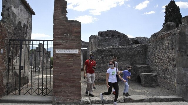 pompeje_0a140370-8a82-0438.jpg
