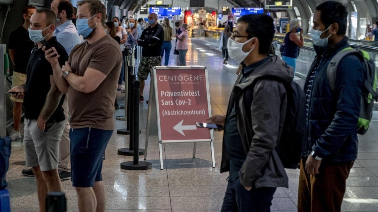 Druhá vlna je tu, varuje Nemecko po prudkom náraste prípadov