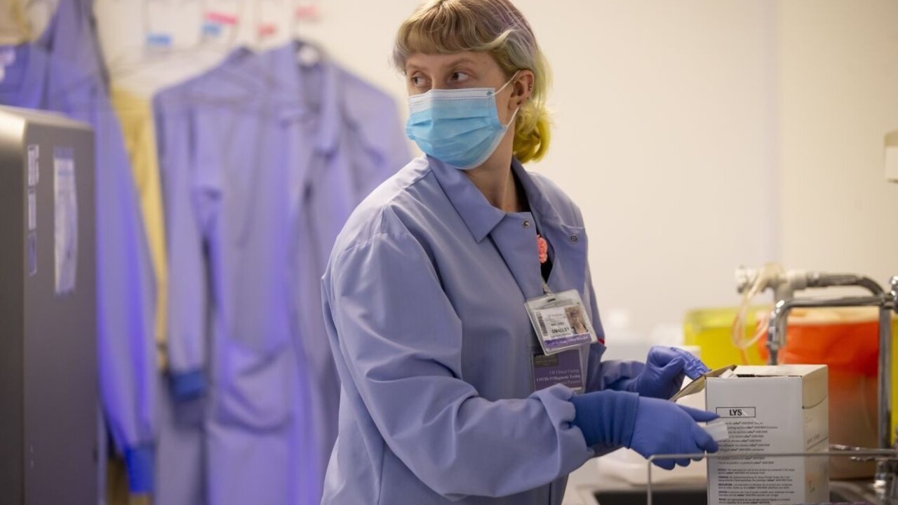 Napriek víkendu a menšiemu počtu testov pribudli desiatky prípadov