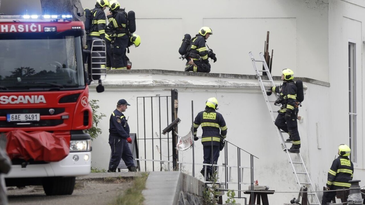 Na vlakovej stanici v Prahe vypukol požiar, evakuovali stovky ľudí