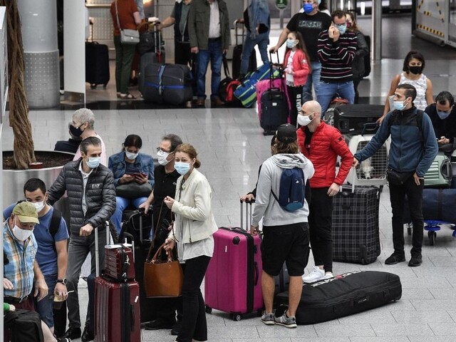 Nakazení pribúdajú, štáty sa obávajú o dovolenkovú sezónu