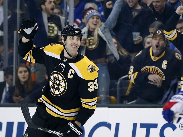 NHL sa pripravuje na reštart, Chára chýbal na tréningu Bruins