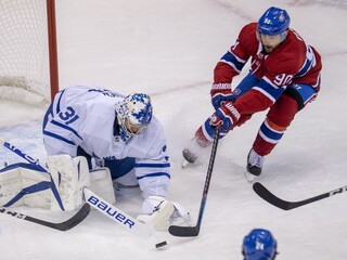 NHL sa po mesiacoch rozbehla, v príprave skóroval Tatar