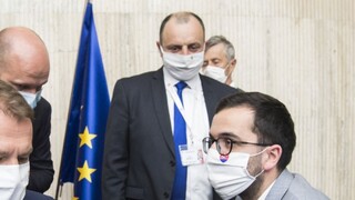 Kyselica čelil výboru NR SR, bude pokračovať ako poslanec