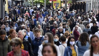 Poľsko hlási rekordný nárast nakazených, Gréci sprísňujú opatrenia