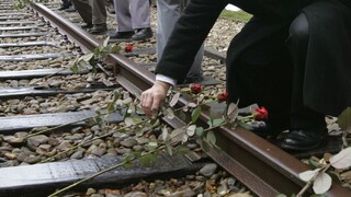 Spomienka na tragické dejiny. Svet si pripomína rómsky holokaust