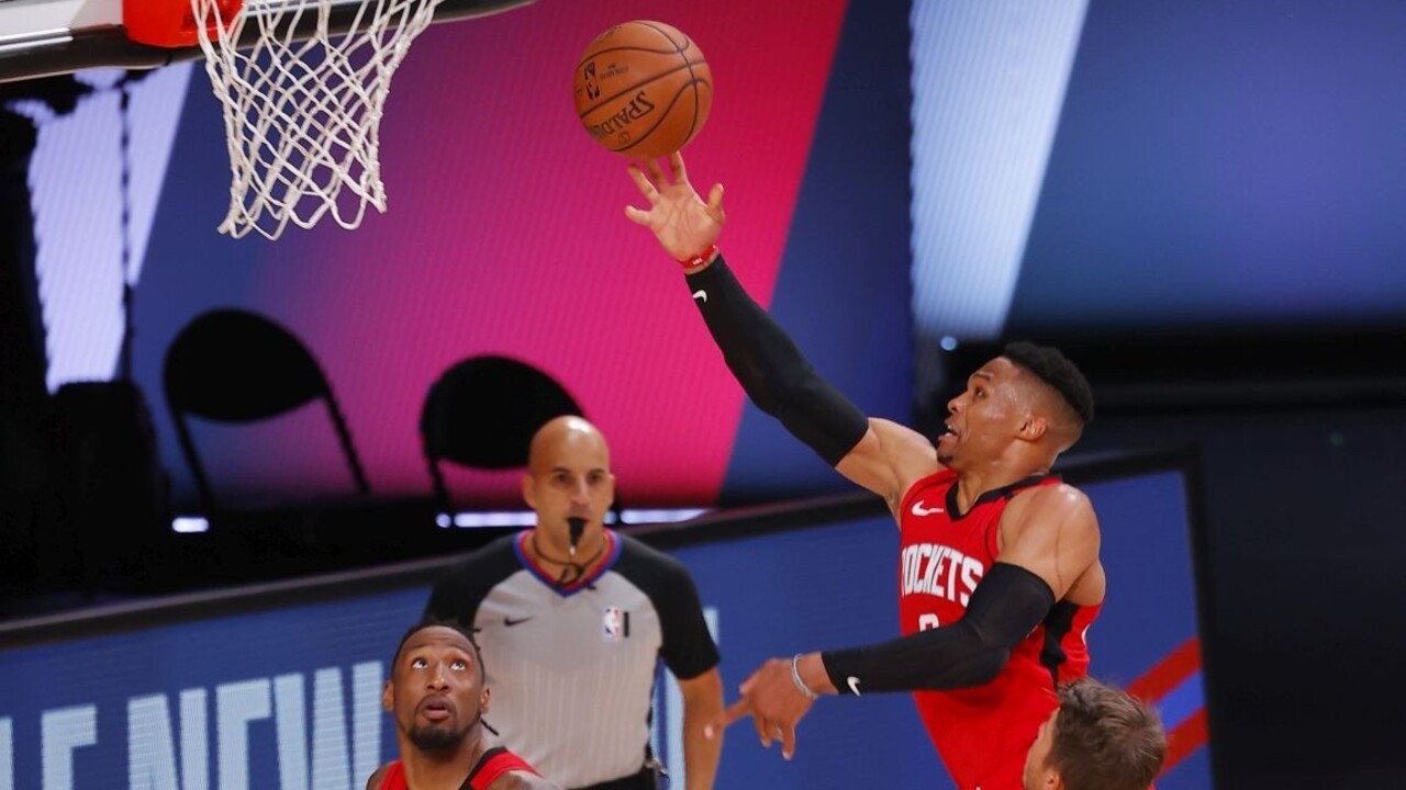 NBA: Houston zdolal lídra aj vďaka bodom Hardena a Westbrooka
