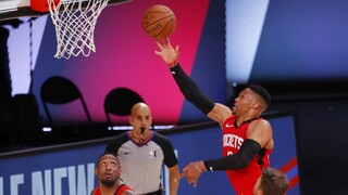 NBA: Houston zdolal lídra aj vďaka bodom Hardena a Westbrooka