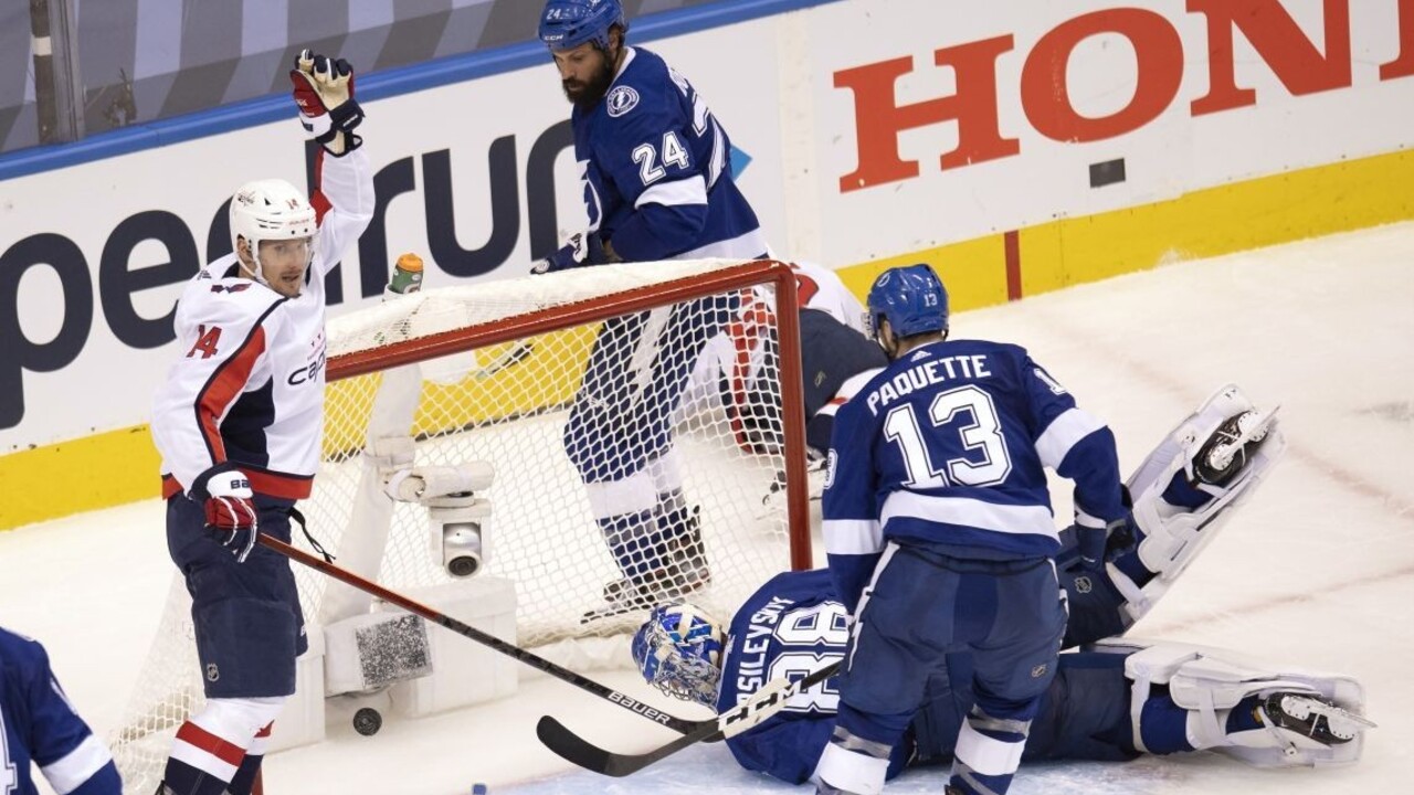NHL: Pánikov gól nezabránil prehre, hetrikom sa blysol McDavid