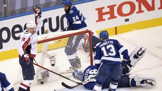 NHL: Pánikov gól nezabránil prehre, hetrikom sa blysol McDavid