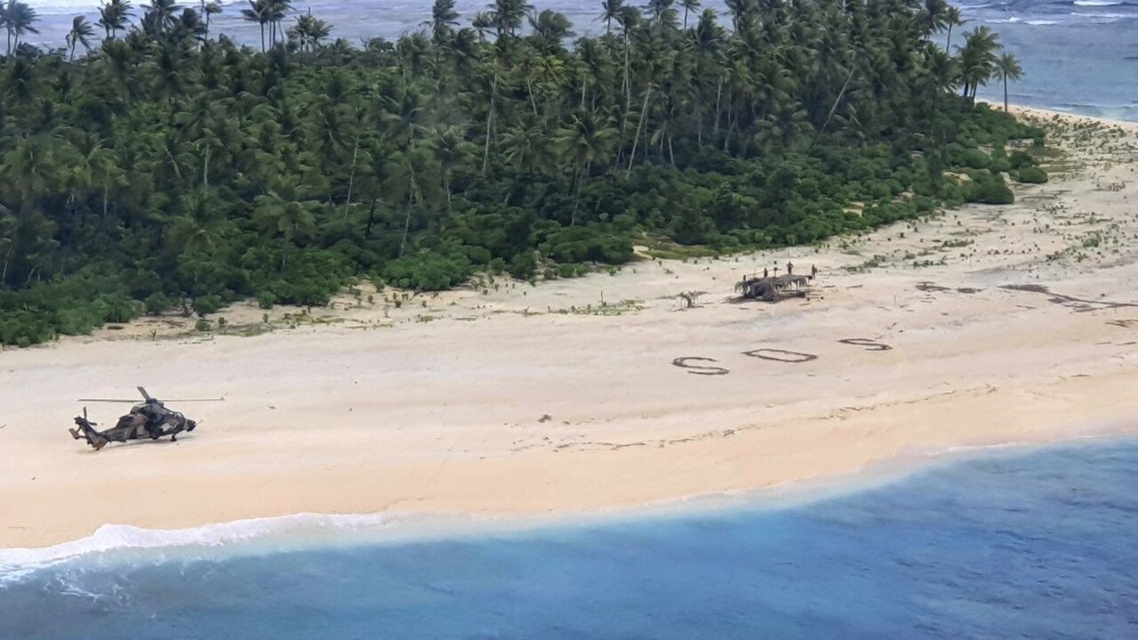 Stroskotancov na odľahlom ostrove zachránil veľký nápis SOS