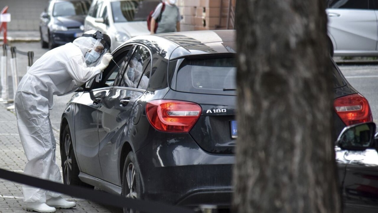 Koľko prípadov, aký bol ich priebeh. Zverejnili analýzu o nákaze