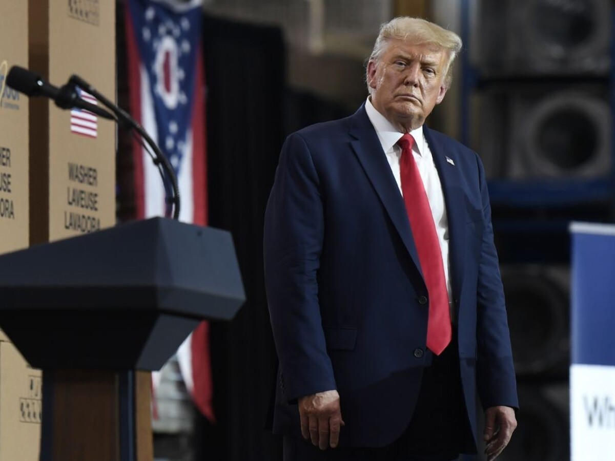 Guvernéra testovali na koronavírus, mal sa stretnúť s Trumpom