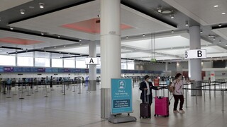 Pribudli rekordné čísla, niektoré štáty naďalej uvoľňujú opatrenia