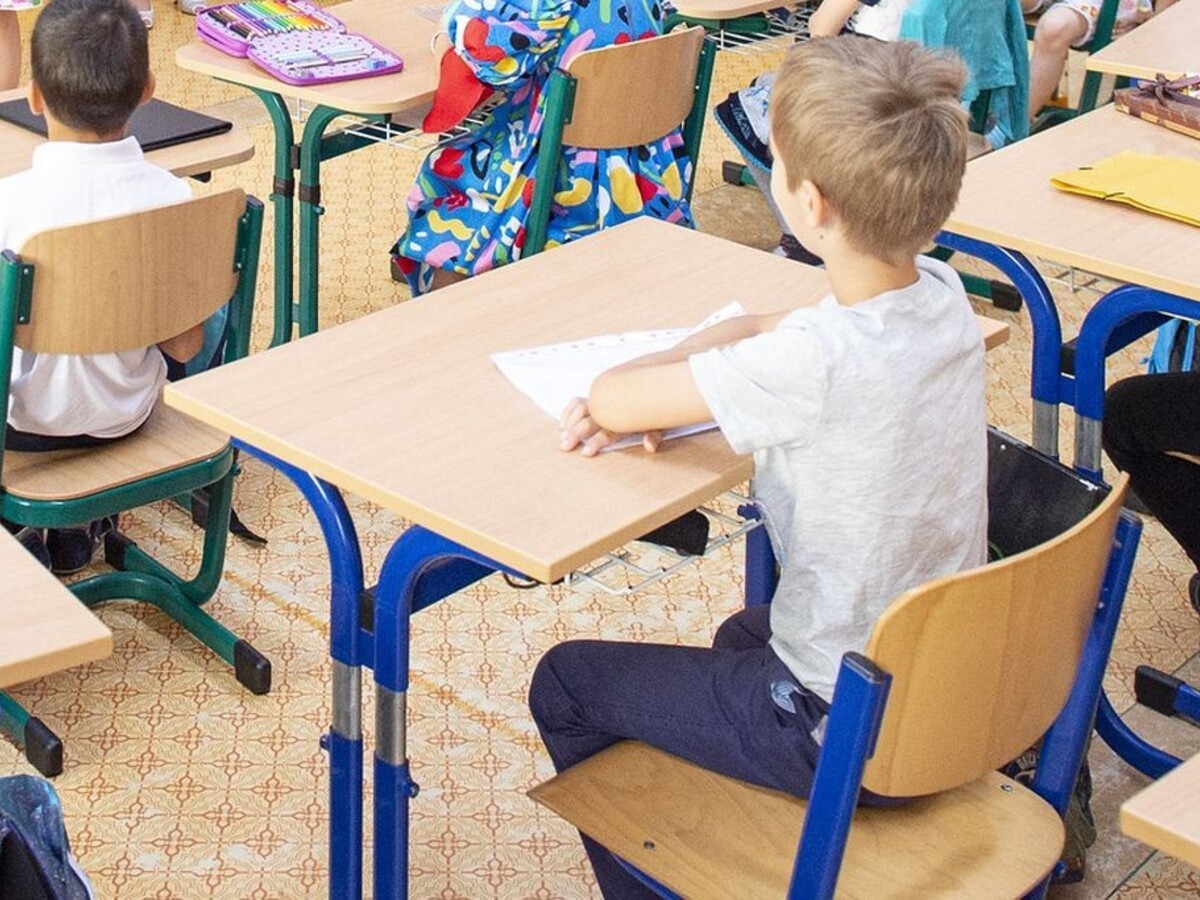Niektorí žiaci sa vracajú do lavíc, začínajú sa letné školy
