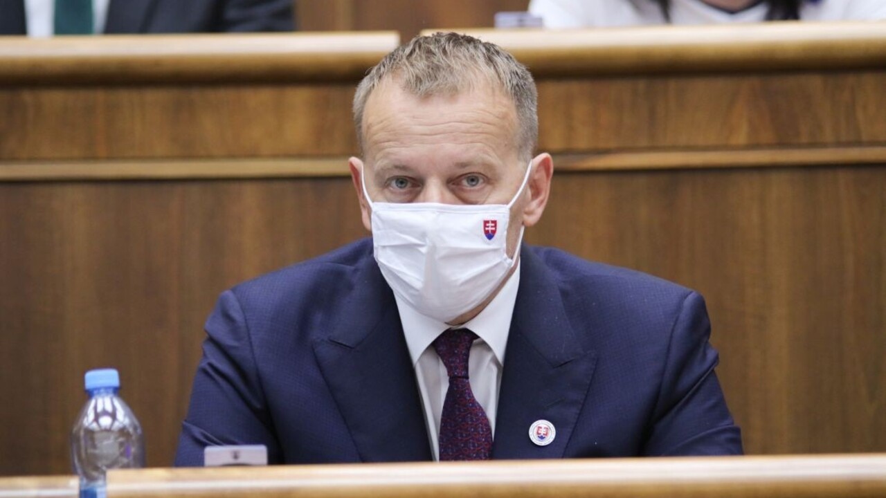 Klamú, tvrdí aj Kollár. Tipos je vraj dlhoročným partnerom rádia