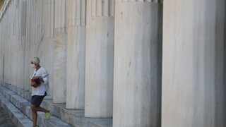 Testovanie môže prekvapiť i v Grécku. Na výsledok čakáte v izolácii