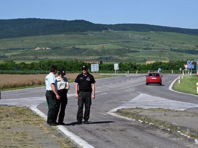 Hranice zostávajú otvorené. Odborníci situáciu pravidelne vyhodnocujú