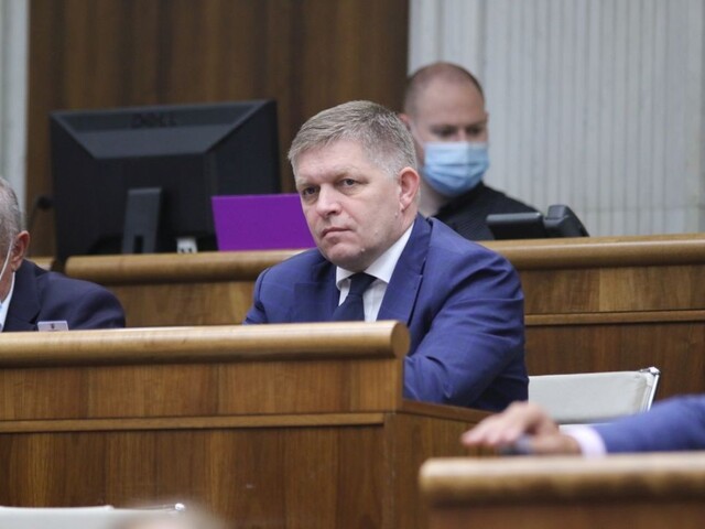 Fico chce pre zmluvy hlavu Kollára, ministra aj šéfa Tiposu